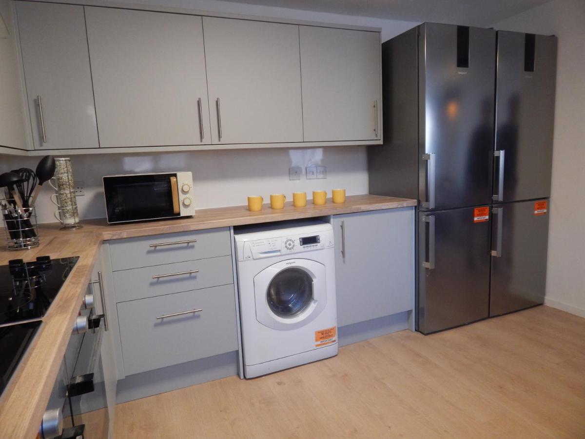 Modern, Well Located En-Suite Rooms With Parking - Orbitat Accommodations CBG Extérieur photo