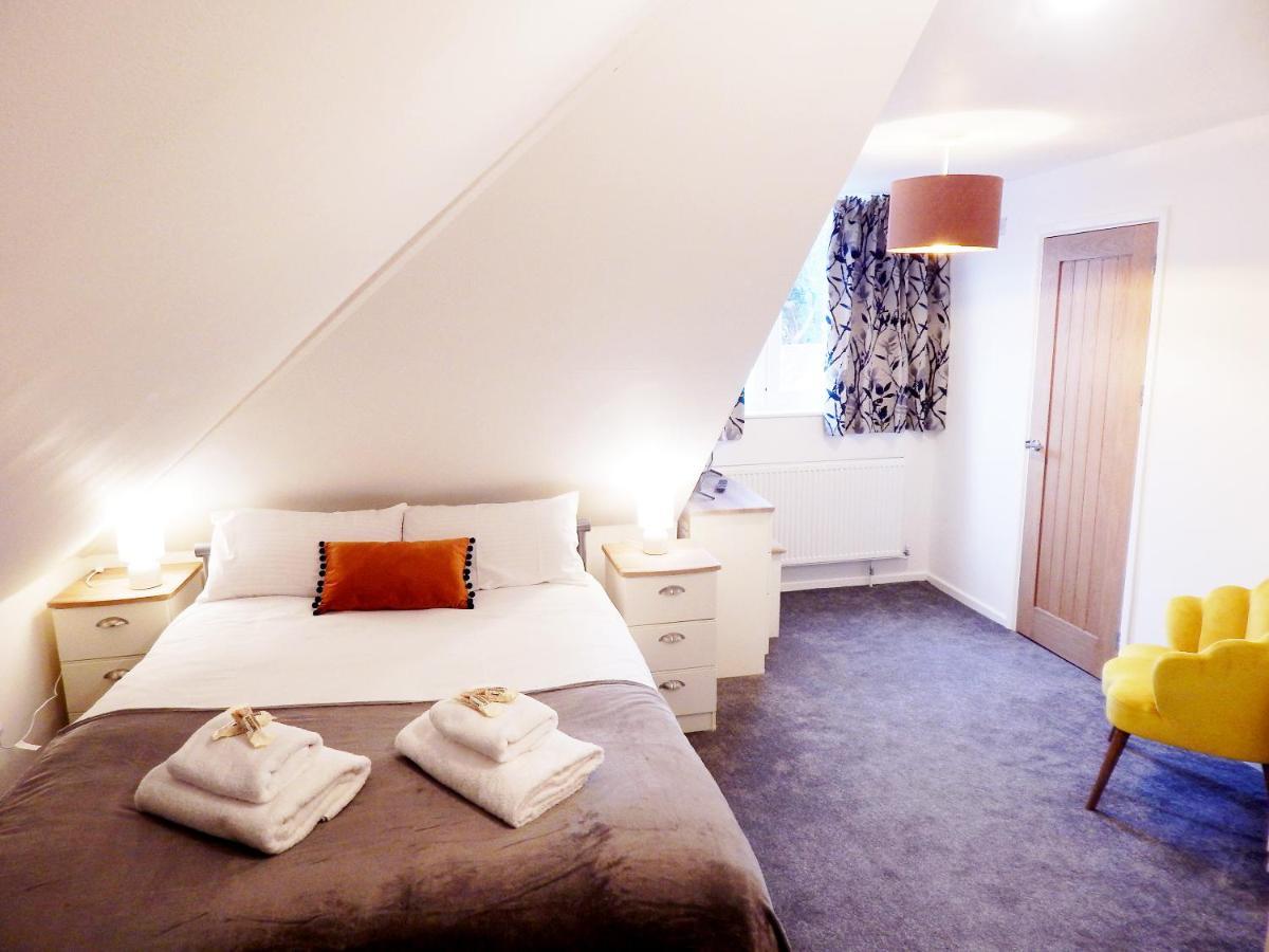 Modern, Well Located En-Suite Rooms With Parking - Orbitat Accommodations CBG Extérieur photo