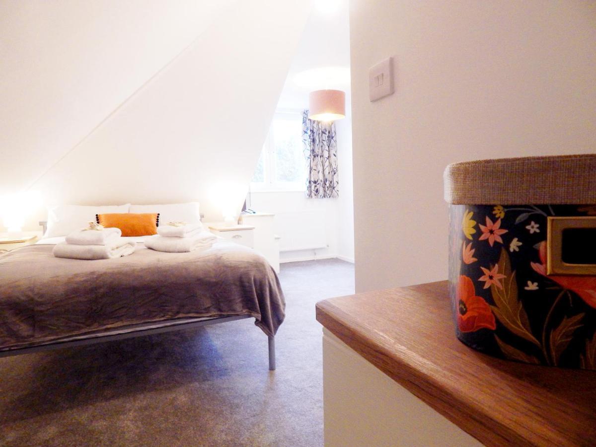 Modern, Well Located En-Suite Rooms With Parking - Orbitat Accommodations CBG Extérieur photo