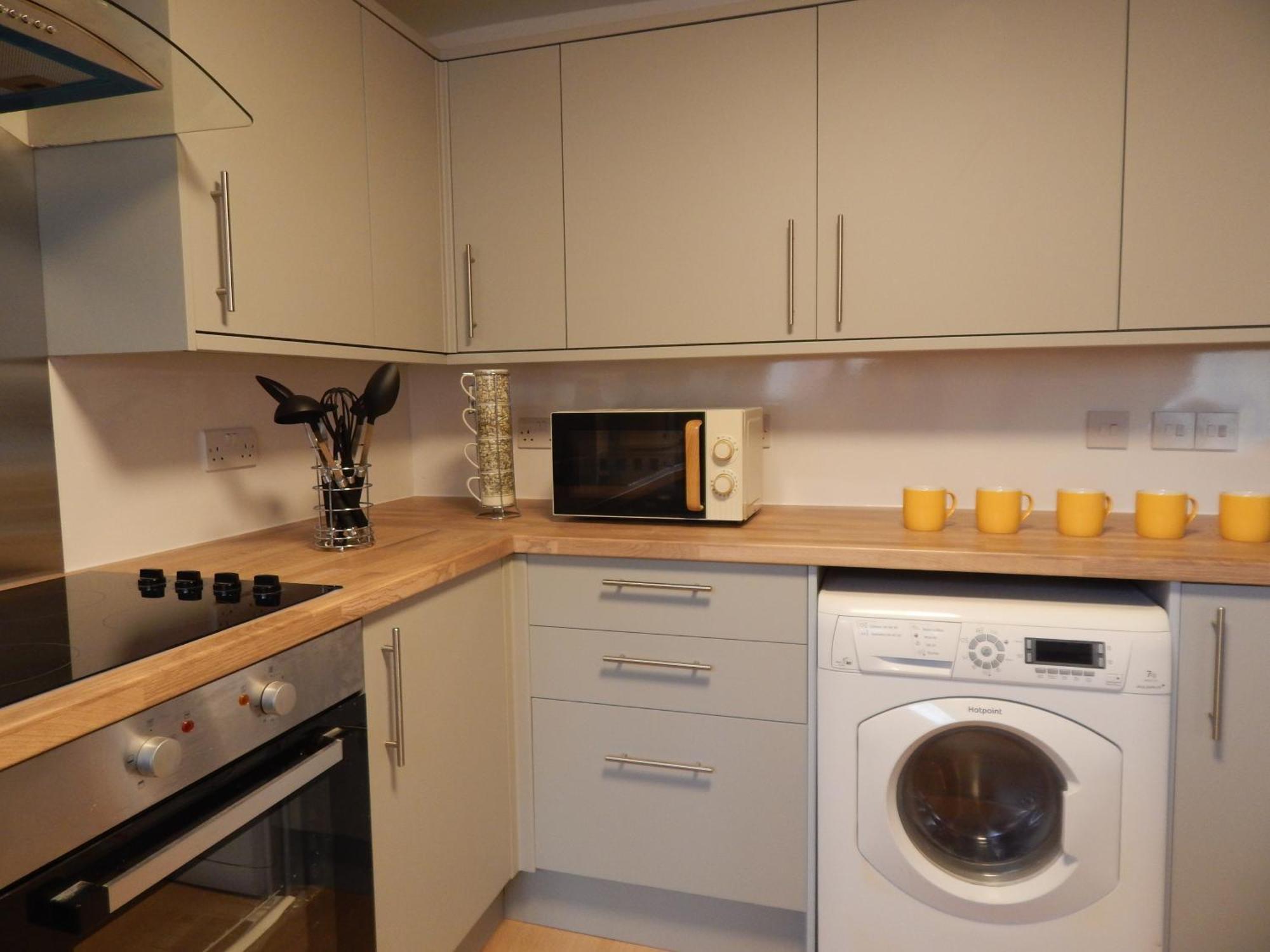 Modern, Well Located En-Suite Rooms With Parking - Orbitat Accommodations CBG Extérieur photo
